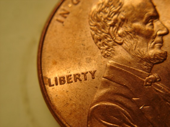 1999-Lincoln-Memorial-Cent--Markings/Lines-Above-Liberty